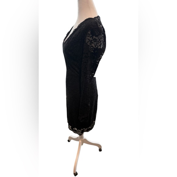 Bebe Celia L/S Open back Dress-Black - Picture 4 of 8